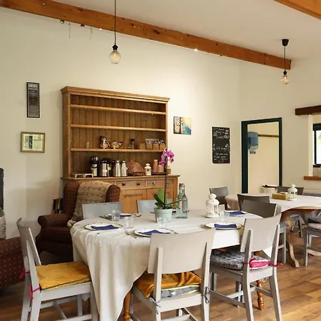 בית כפרי Listoke House *