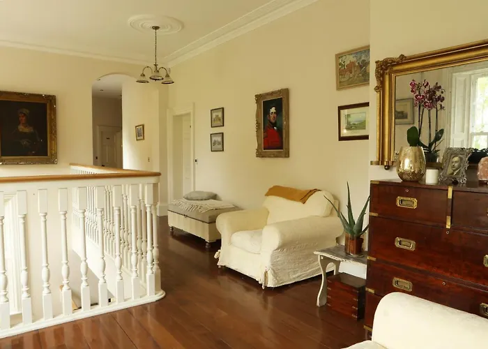 컨트리하우스 Listoke House